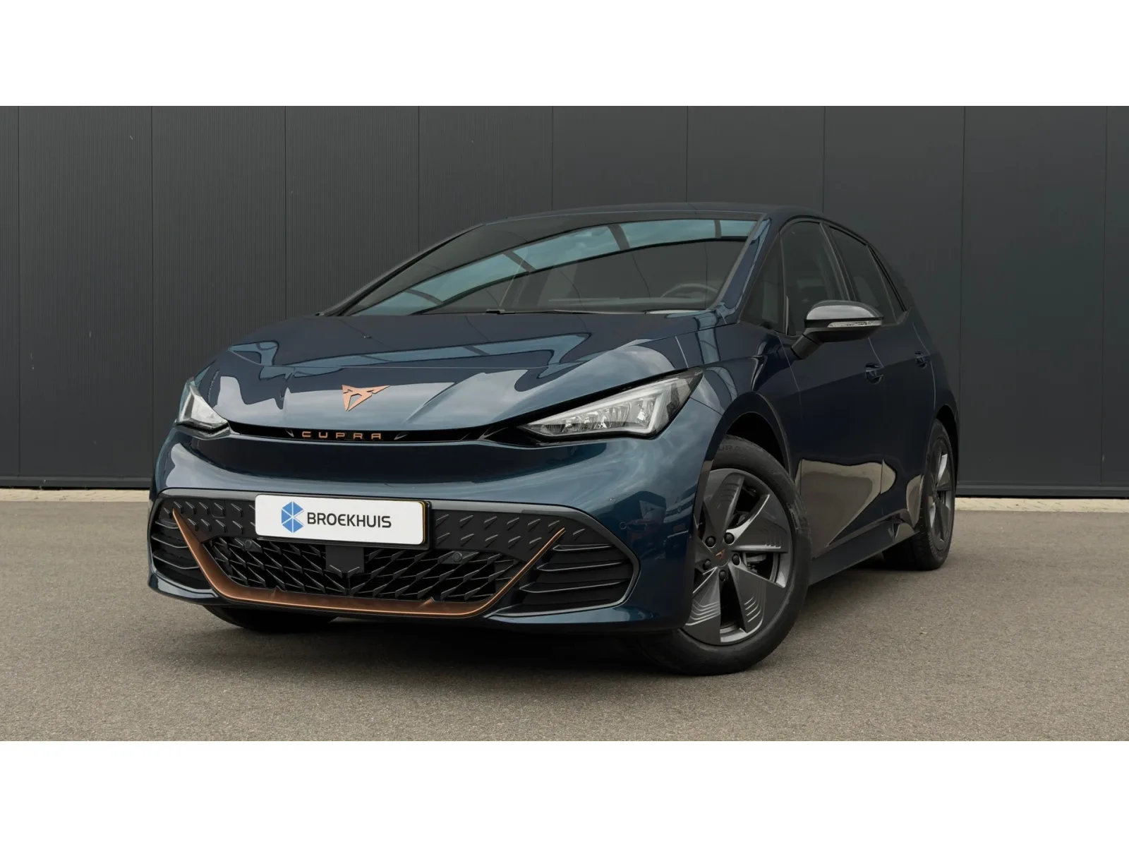 CUPRA Born (2023) — foto 1