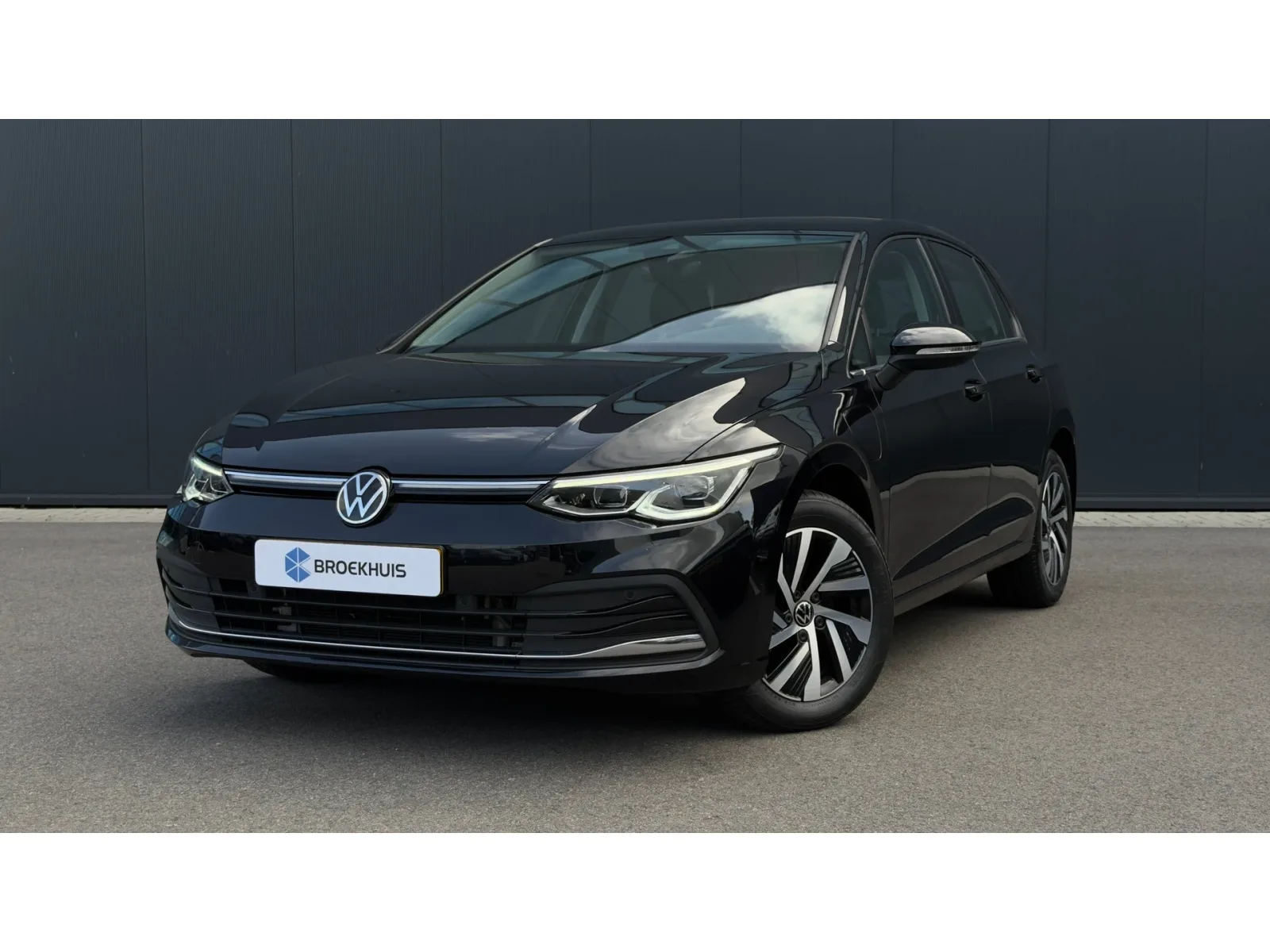Volkswagen Golf (2023) — foto 1