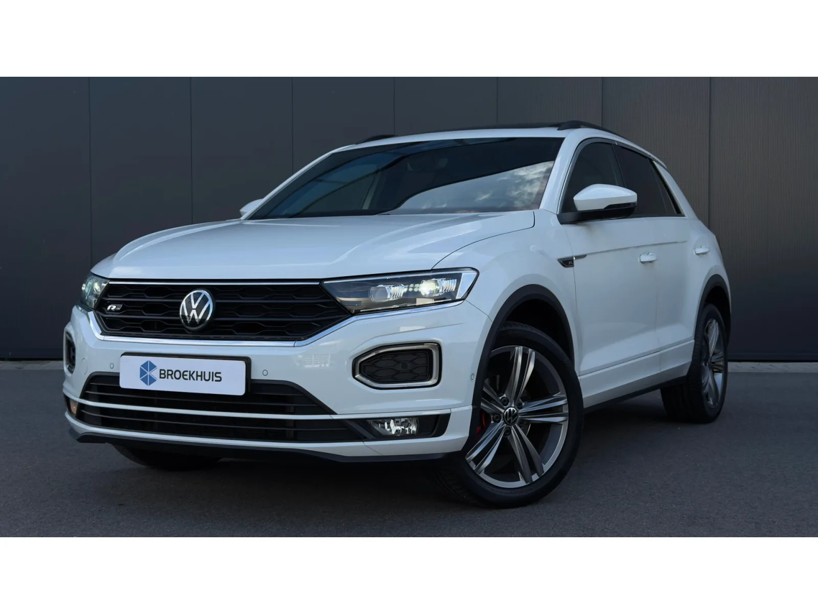 Volkswagen T-Roc (2021) — foto 1
