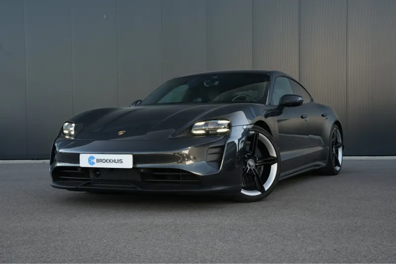 Porsche Taycan (2020)
