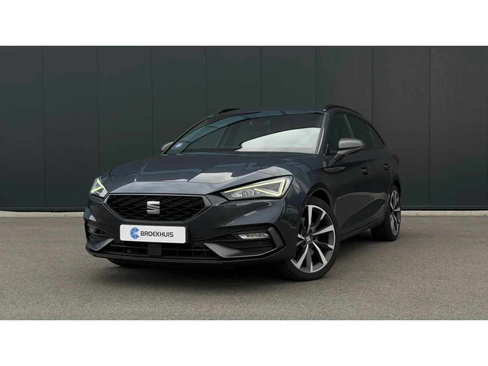 SEAT Leon Sportstourer (2020) — foto 1