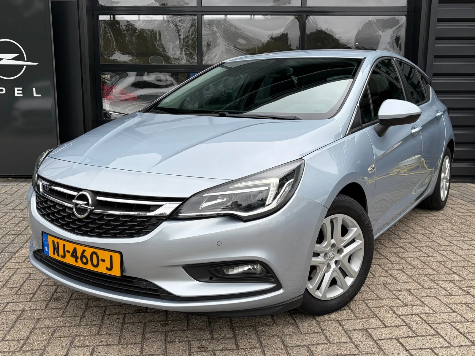 Opel Astra (2017) — foto 1
