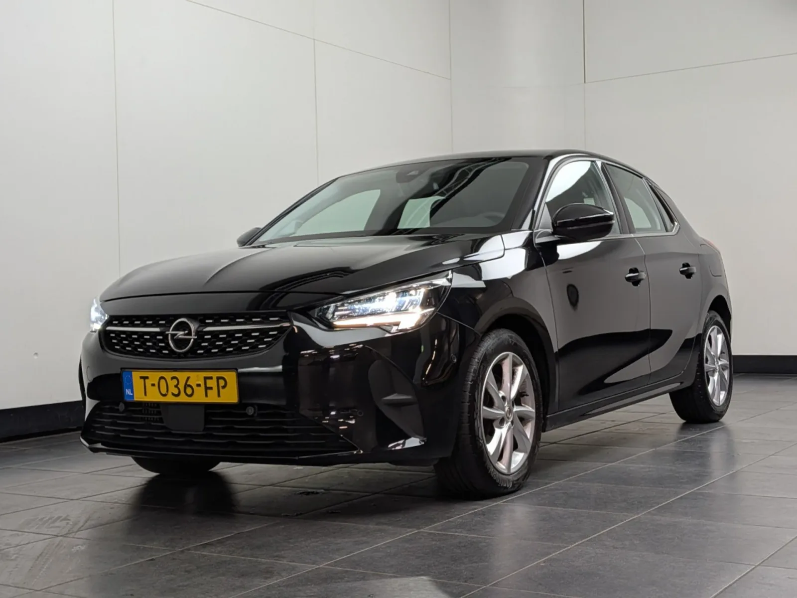 Opel Corsa (2023) — foto 1