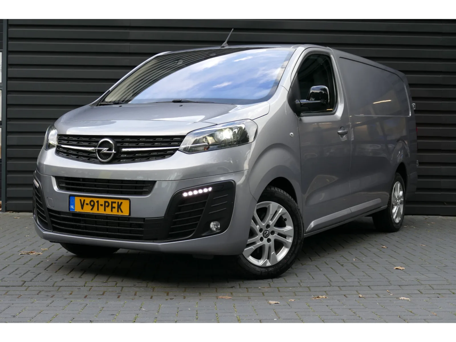 Opel Vivaro (2024) — foto 1
