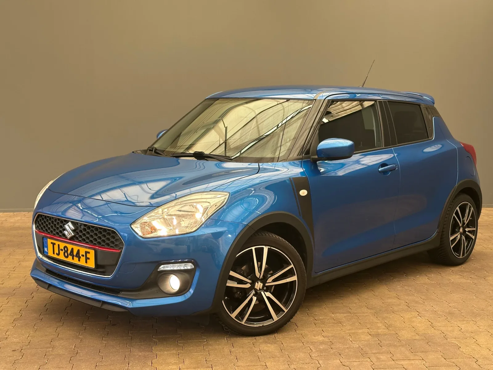 Suzuki Swift (2018) — foto 1