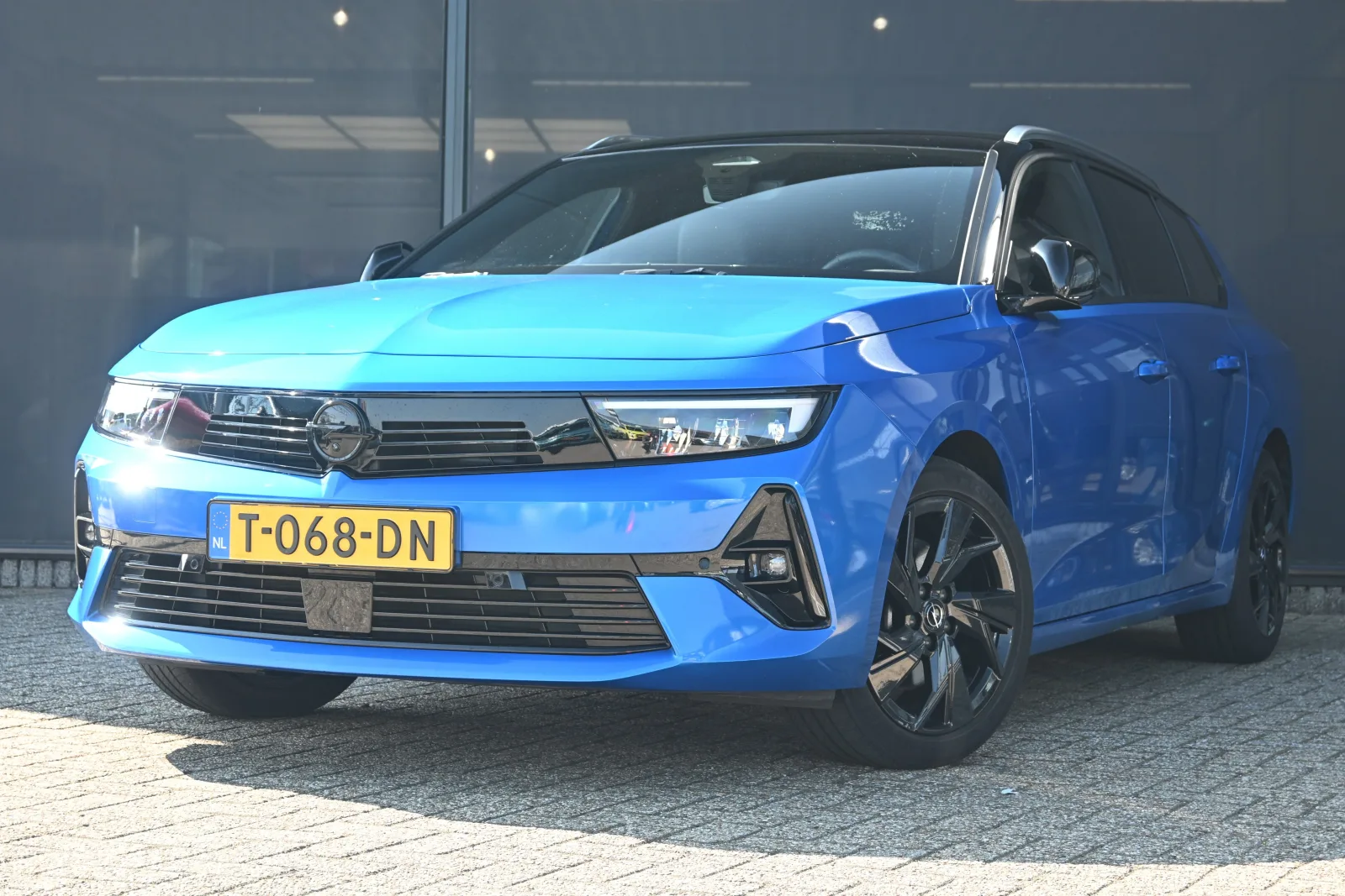 Opel Astra (2023) — foto 1