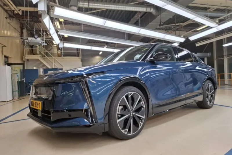 DS N°8 (2025)