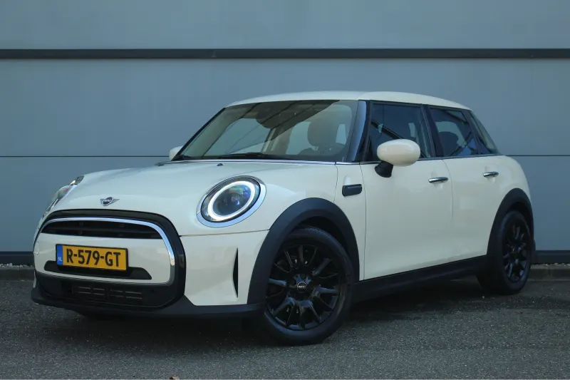 MINI One (2022)