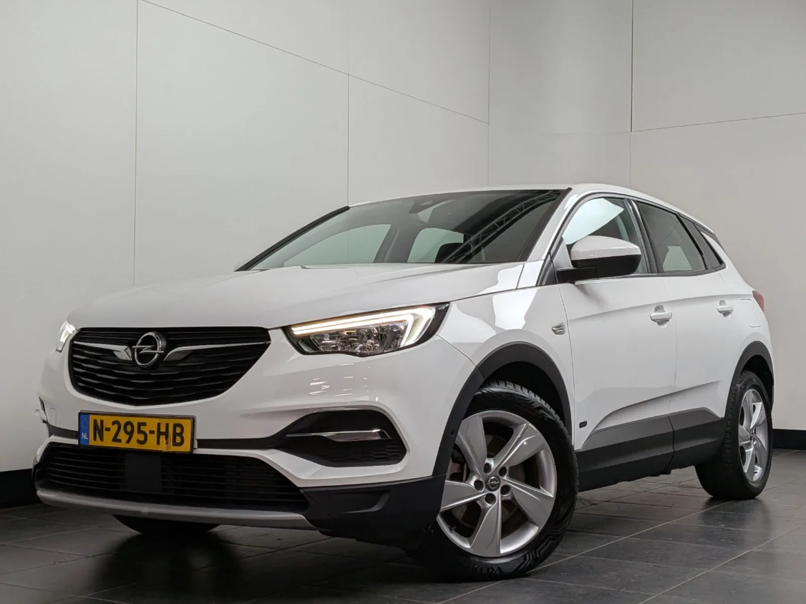 Opel Grandland (2021) — foto 1