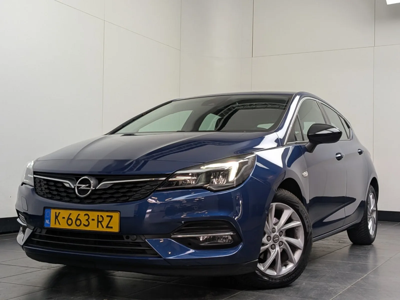 Opel Astra (2021) — foto 1