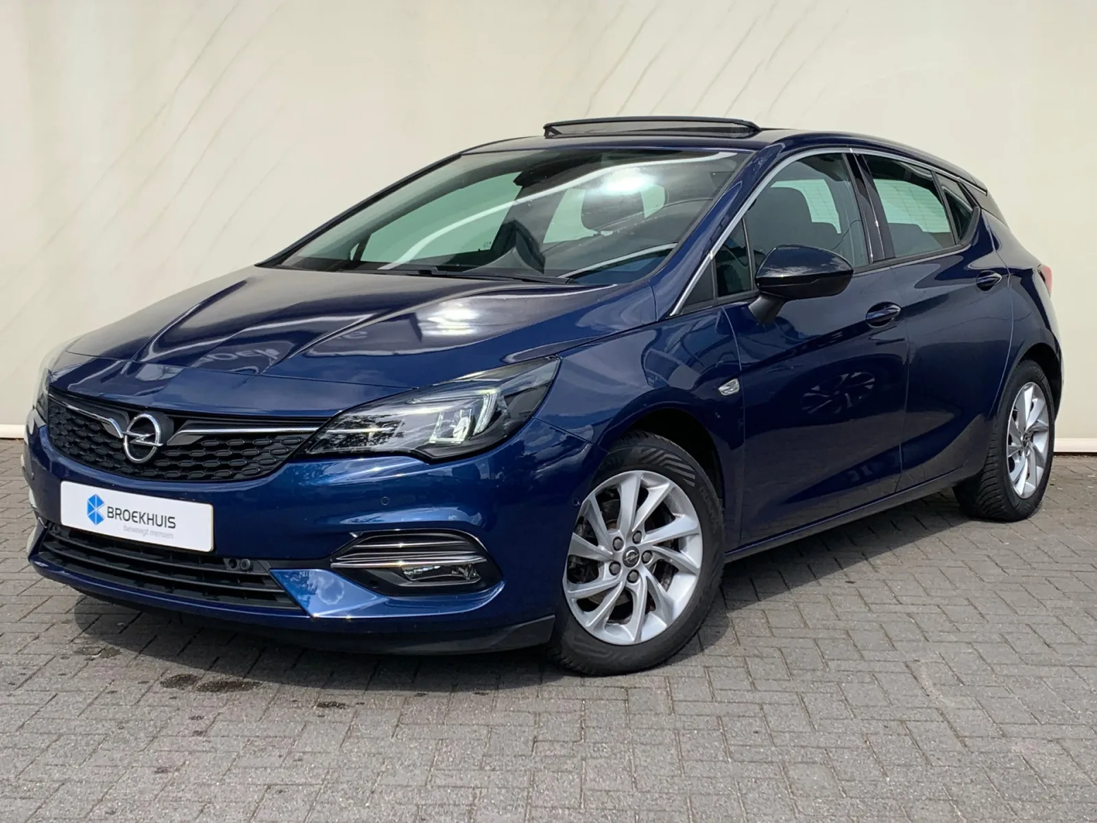 Opel Astra (2021) — foto 1