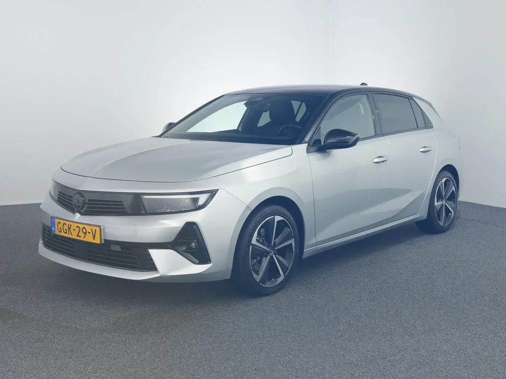 Opel Astra (2024) — foto 1
