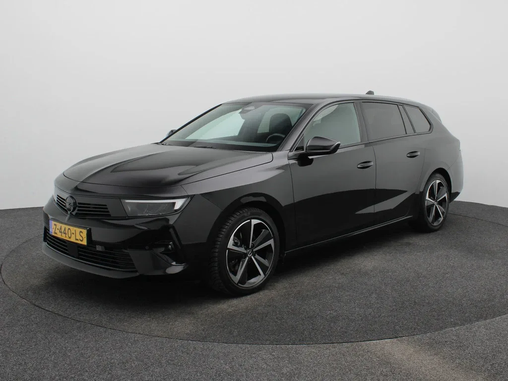 Opel Astra (2024) — foto 1