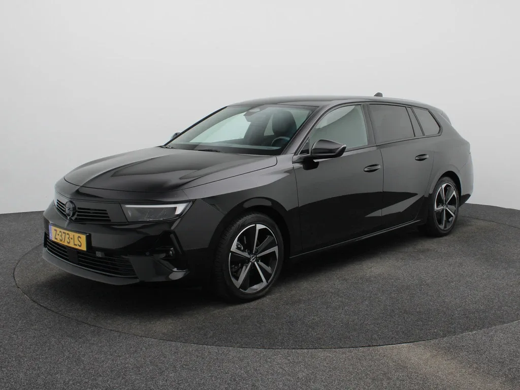 Opel Astra (2024) — foto 1