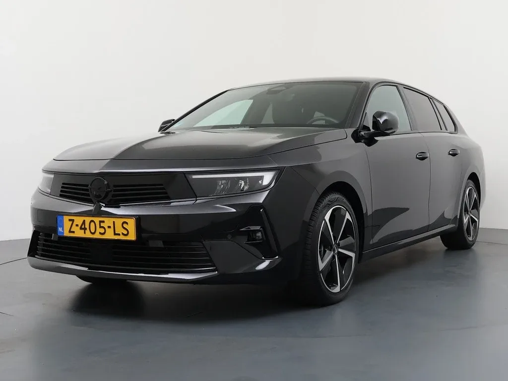 Opel Astra (2024) — foto 1