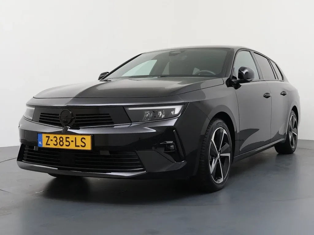 Opel Astra (2024) — foto 1