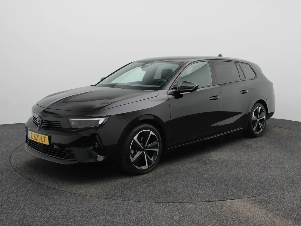 Opel Astra (2024) — foto 1