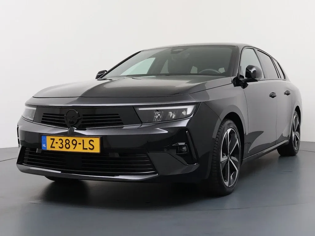 Opel Astra (2024) — foto 1