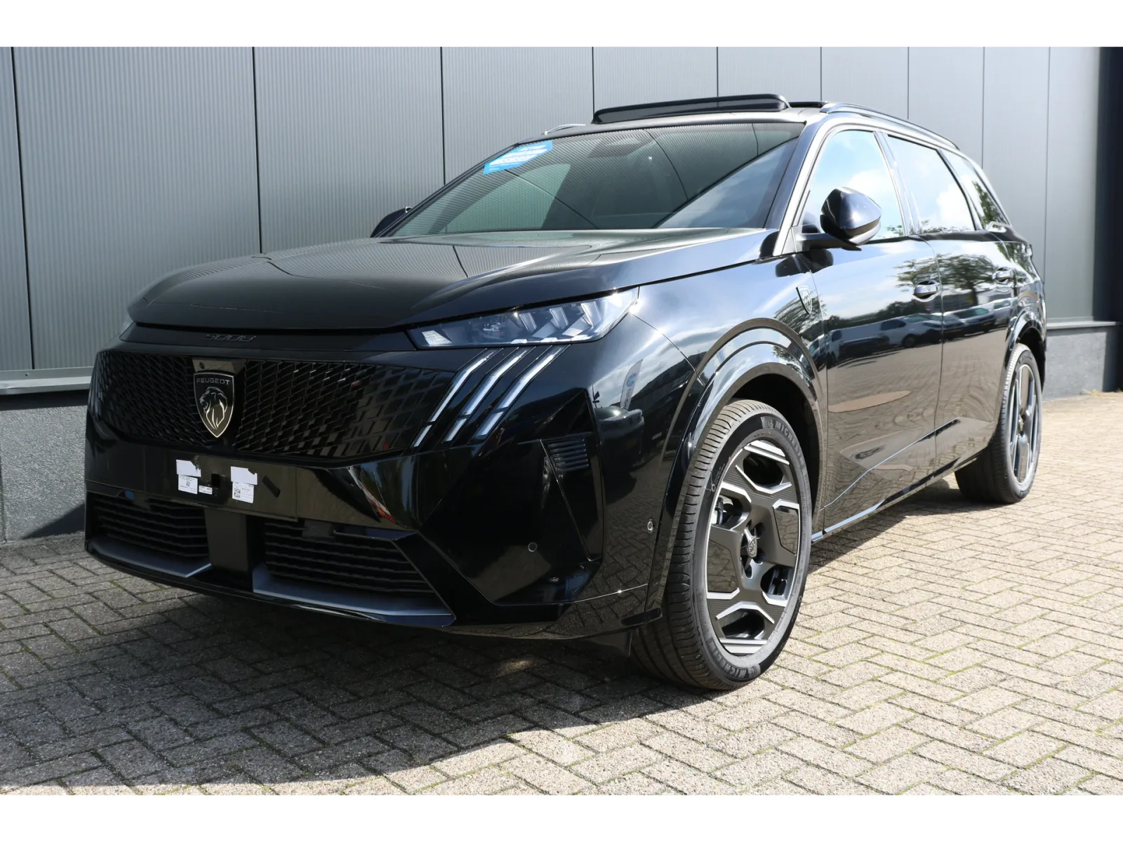 Peugeot E-5008 (2026) — foto 1