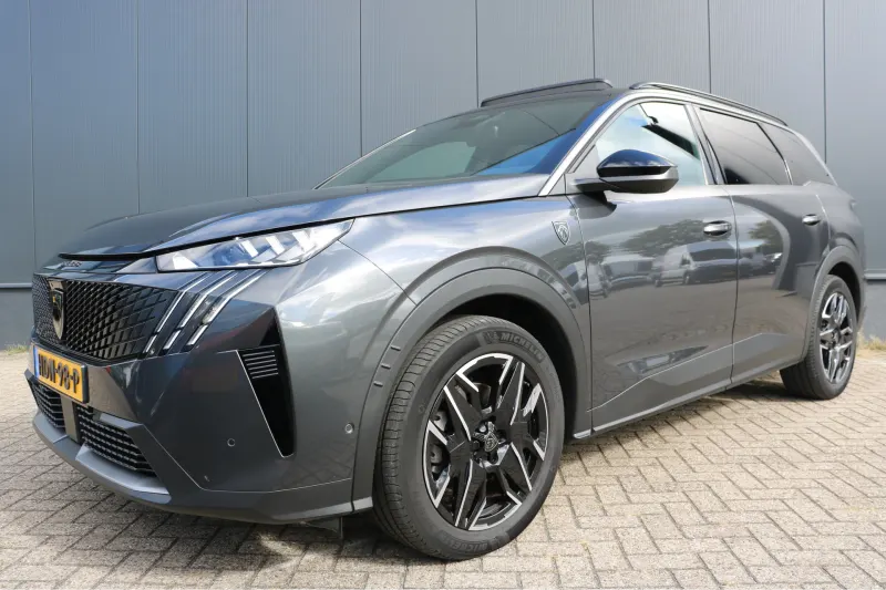 Peugeot 5008 (2025)