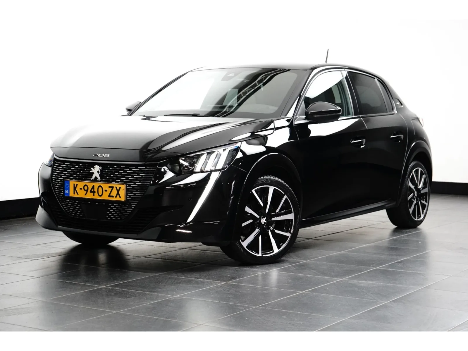 Peugeot 208 (2021) — foto 1