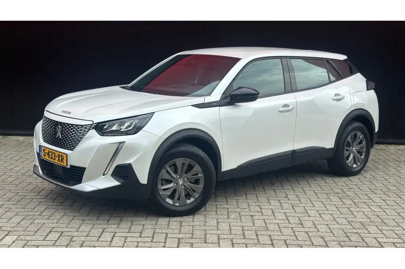 Peugeot e-2008 (2023)