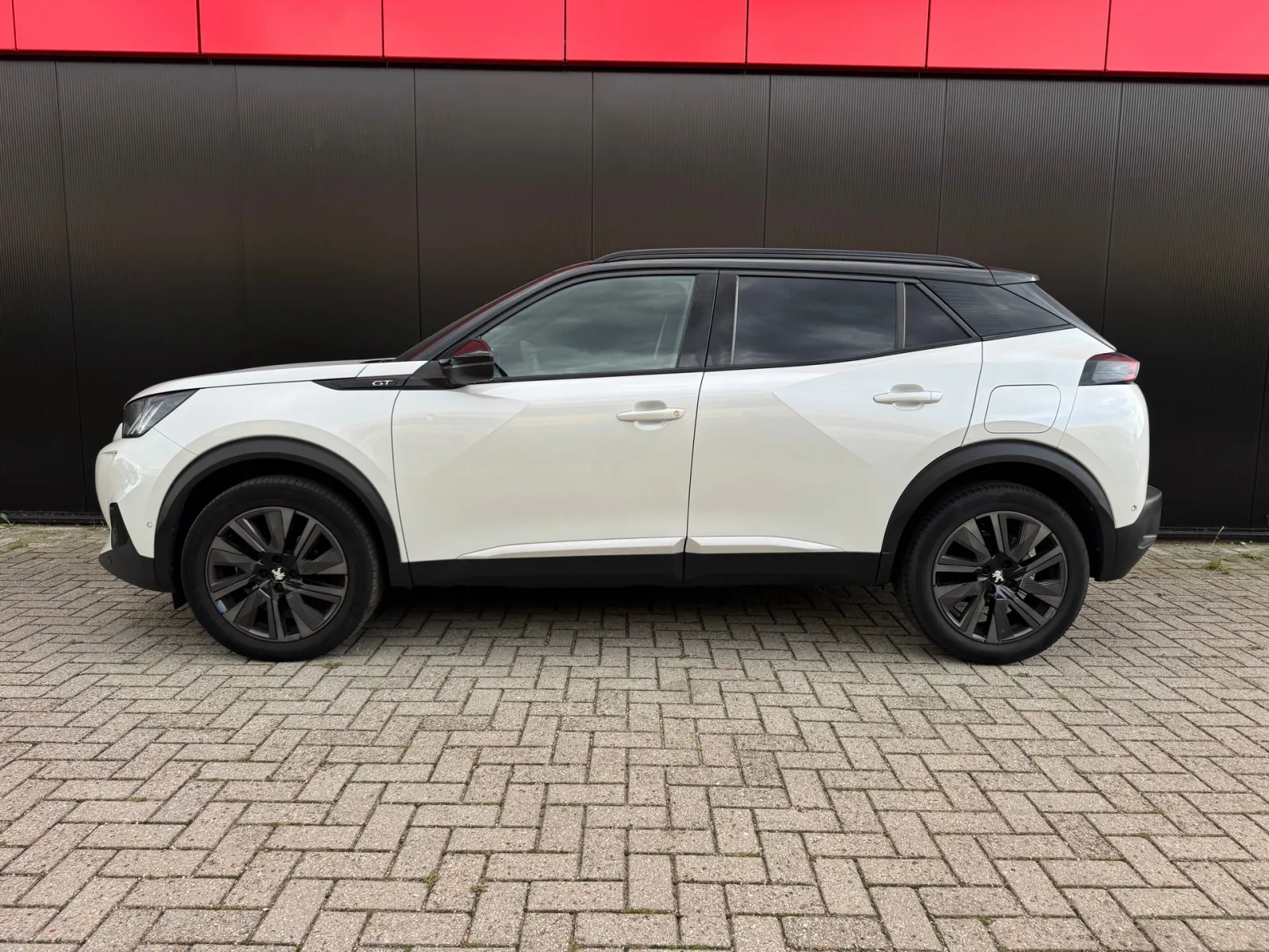 Peugeot 2008 (2021) — foto 1