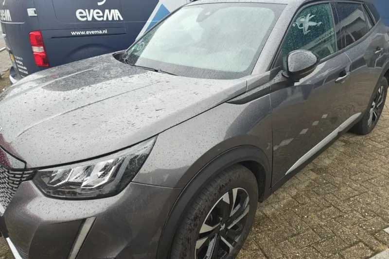 Peugeot 2008 (2023)
