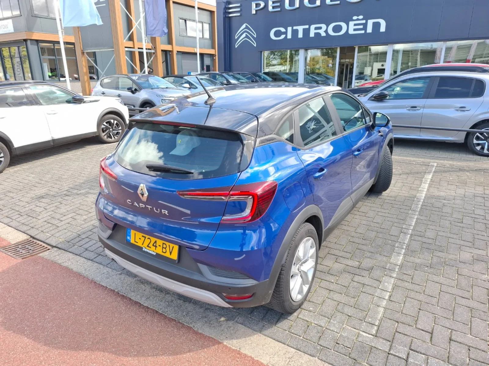 Renault Captur (2021) — foto 1