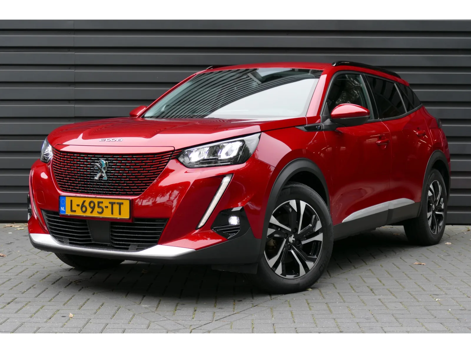 Peugeot e-2008 (2021) — foto 1