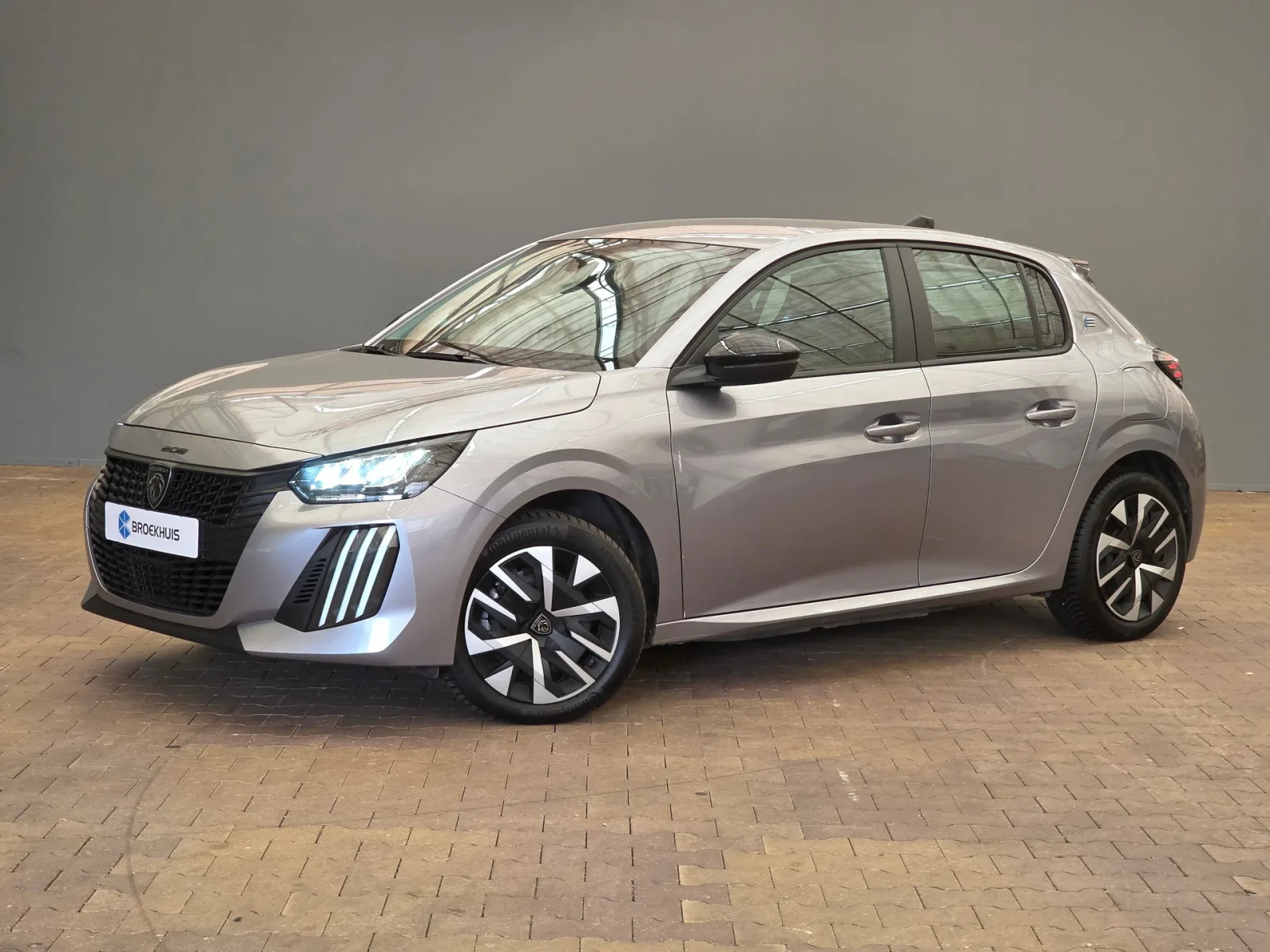Peugeot e-208 (2024) — foto 1