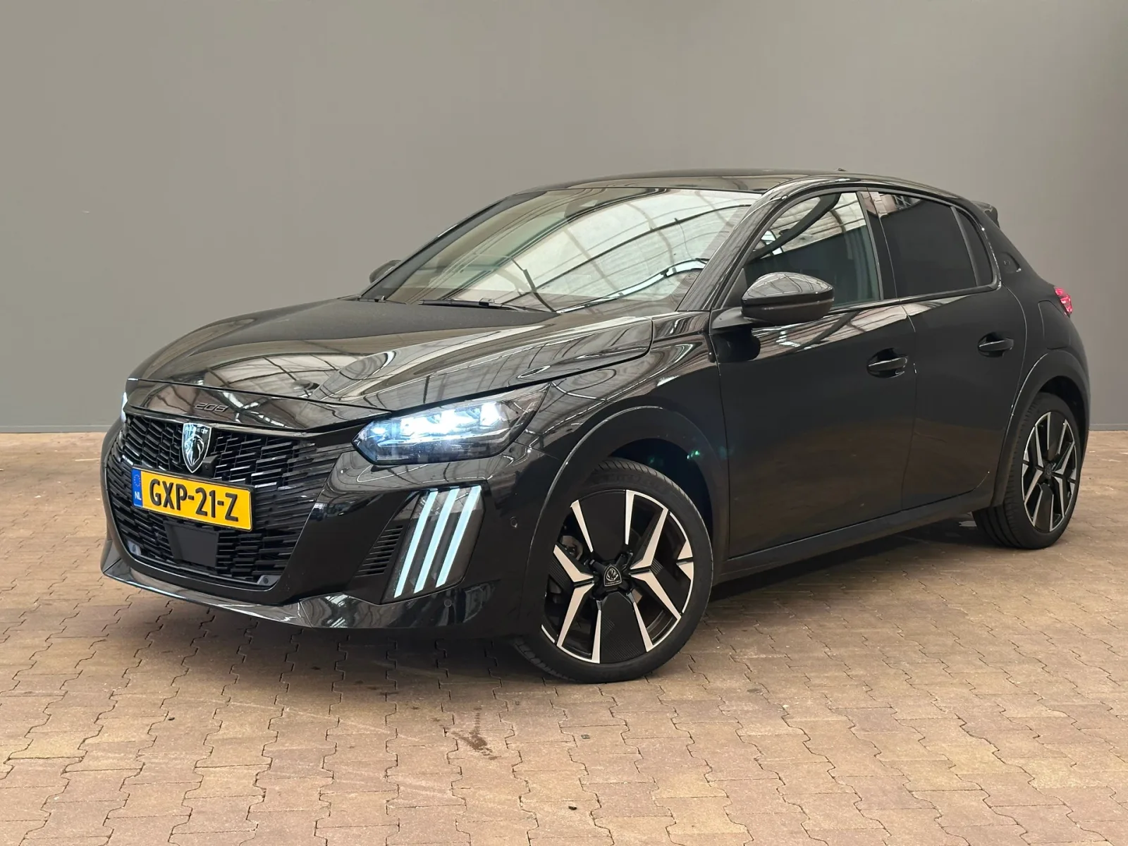 Peugeot 208 (2025) — foto 1