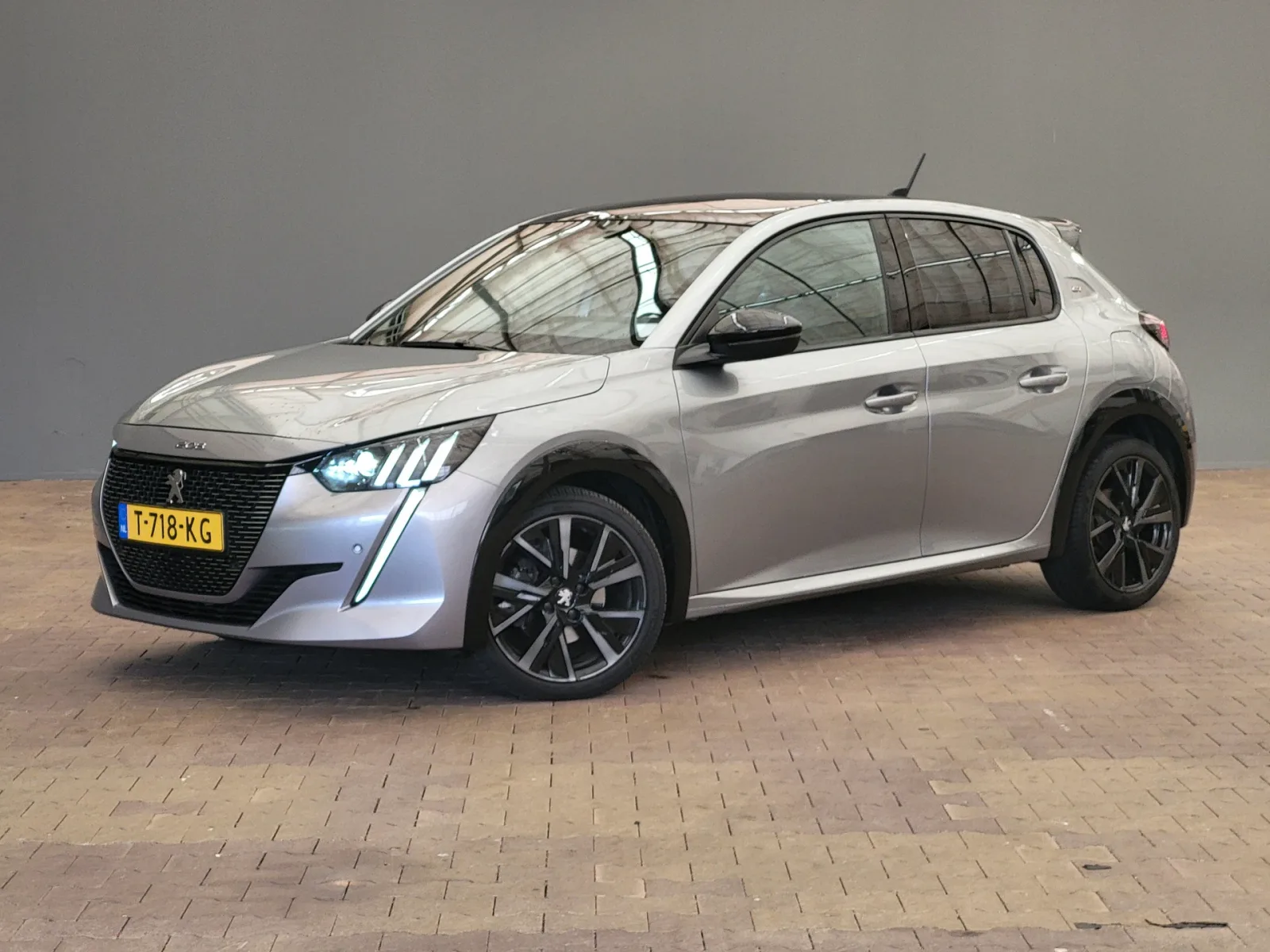 Peugeot 208 (2023) — foto 1