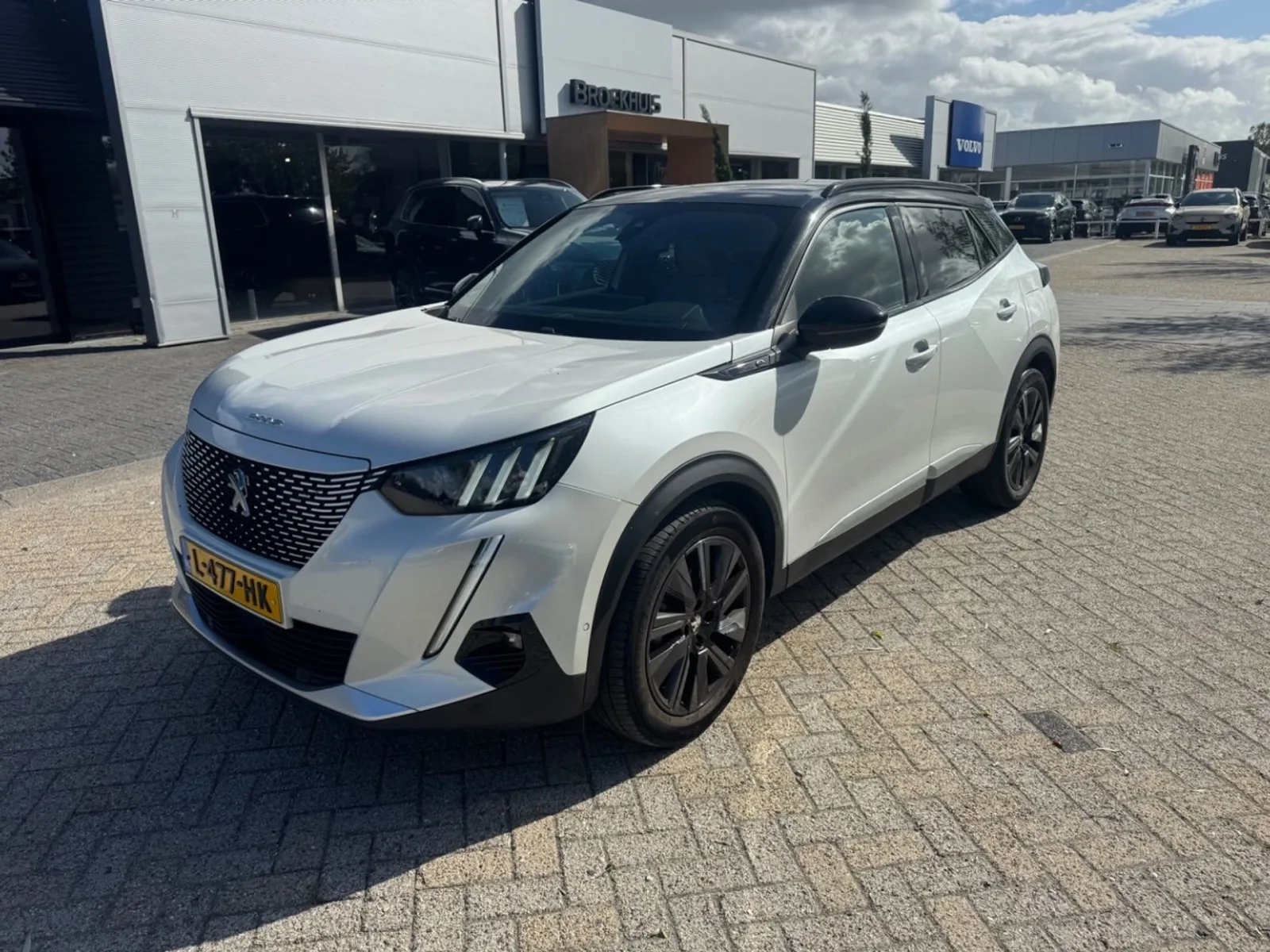 Peugeot e-2008 (2020) — foto 1
