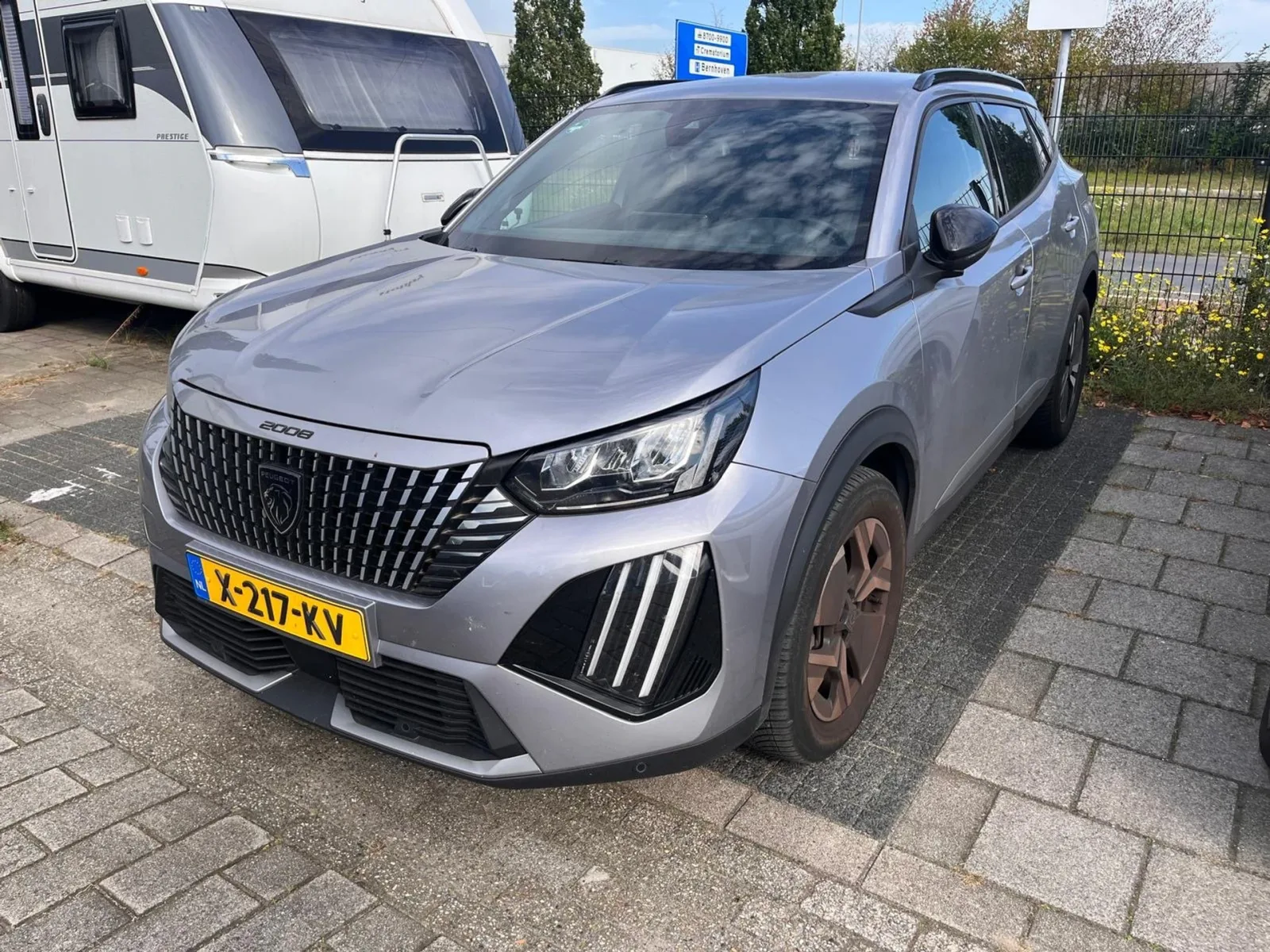Peugeot 2008 (2023) — foto 1