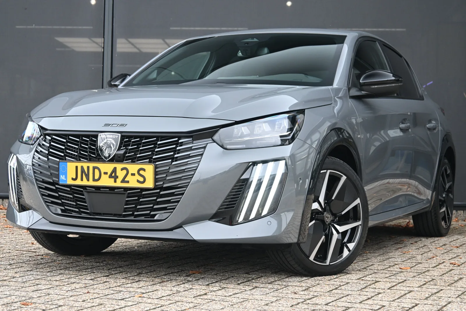 Peugeot 208 (2025) — foto 1