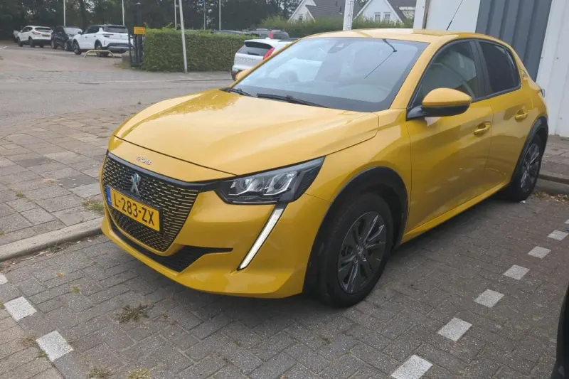 Peugeot e-208 (2021)