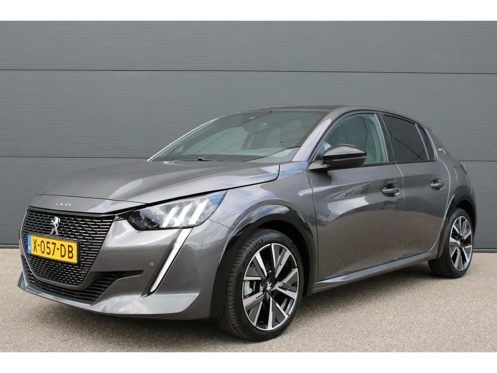 Peugeot 208 (2023) — foto 1