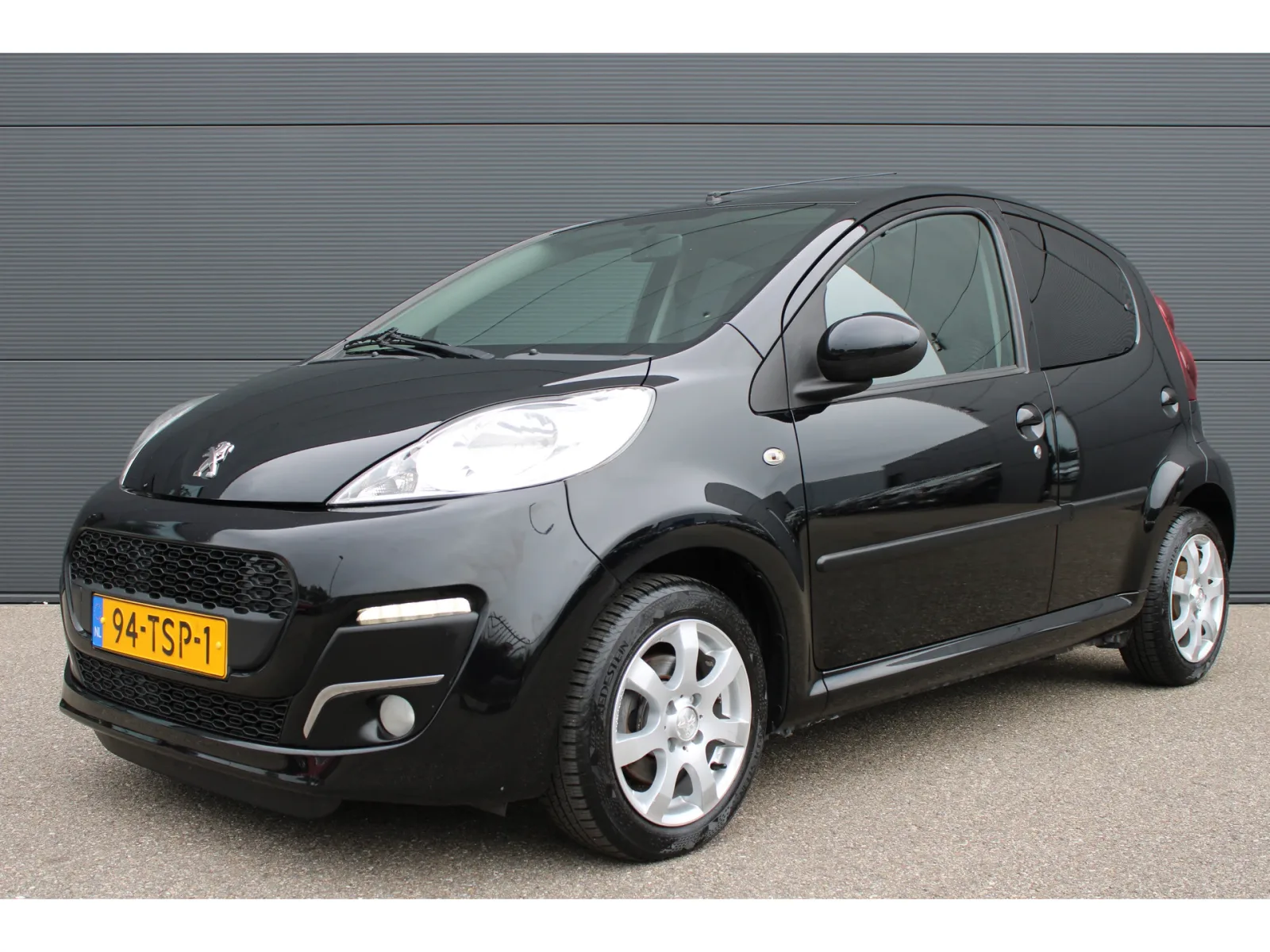 Peugeot 107 (2012) — foto 1