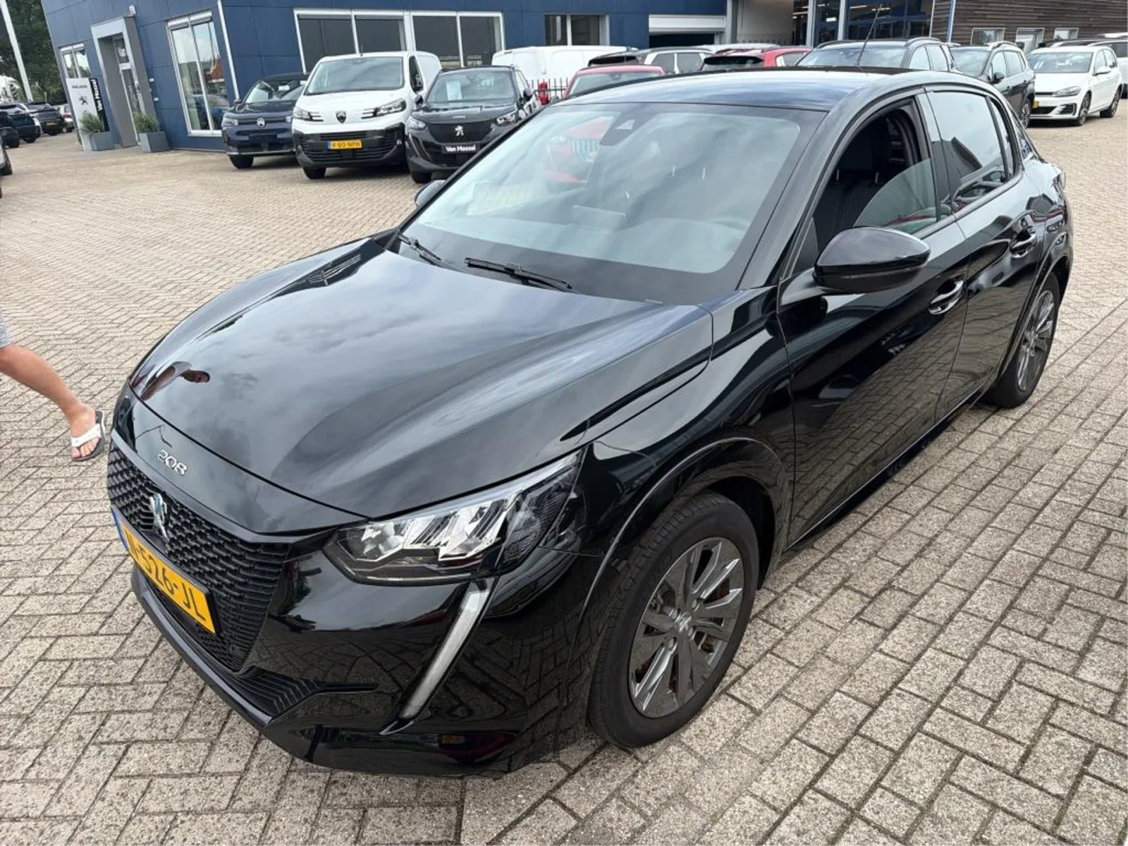 Peugeot e-208 (2021) — foto 1