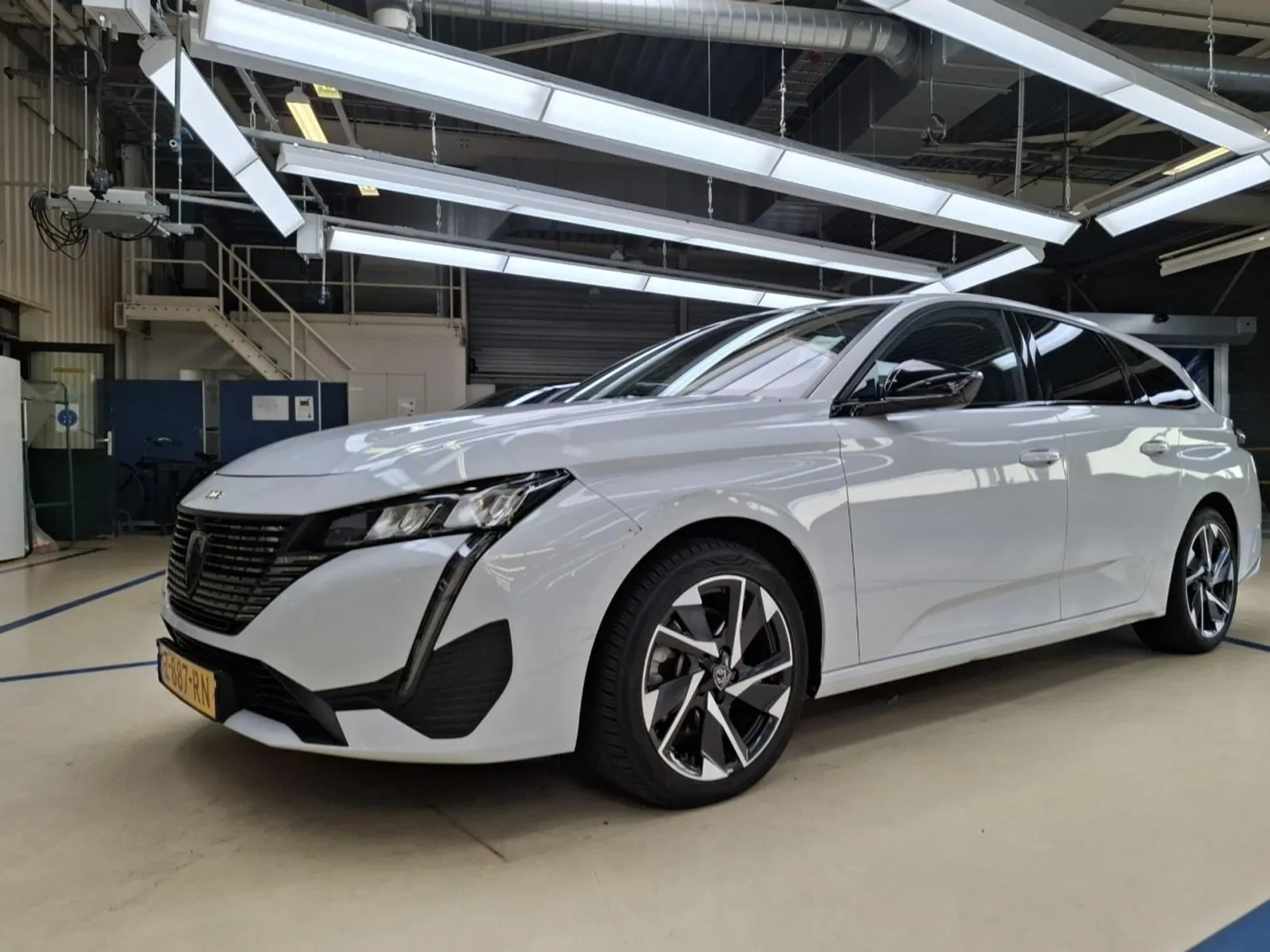 Peugeot 308 (2024) — foto 1