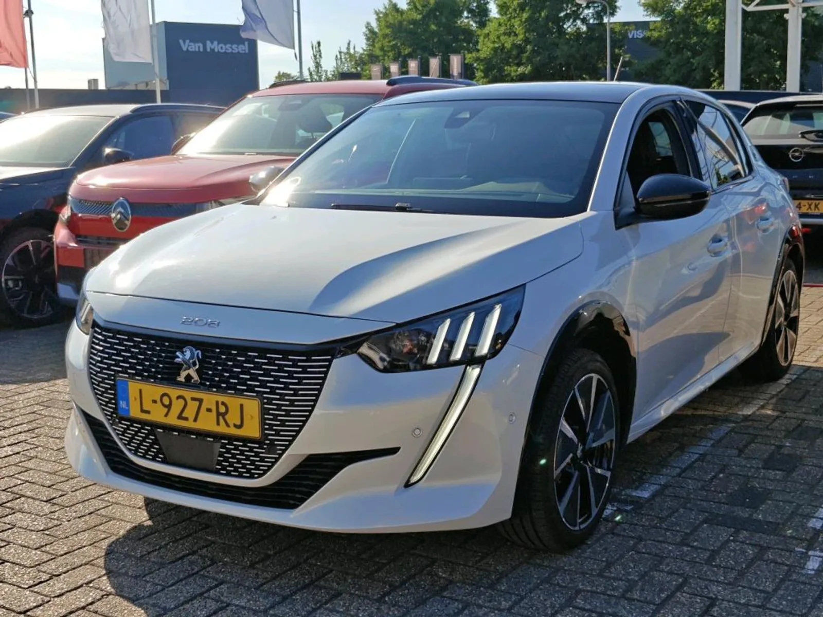 Peugeot e-208 (2021) — foto 1