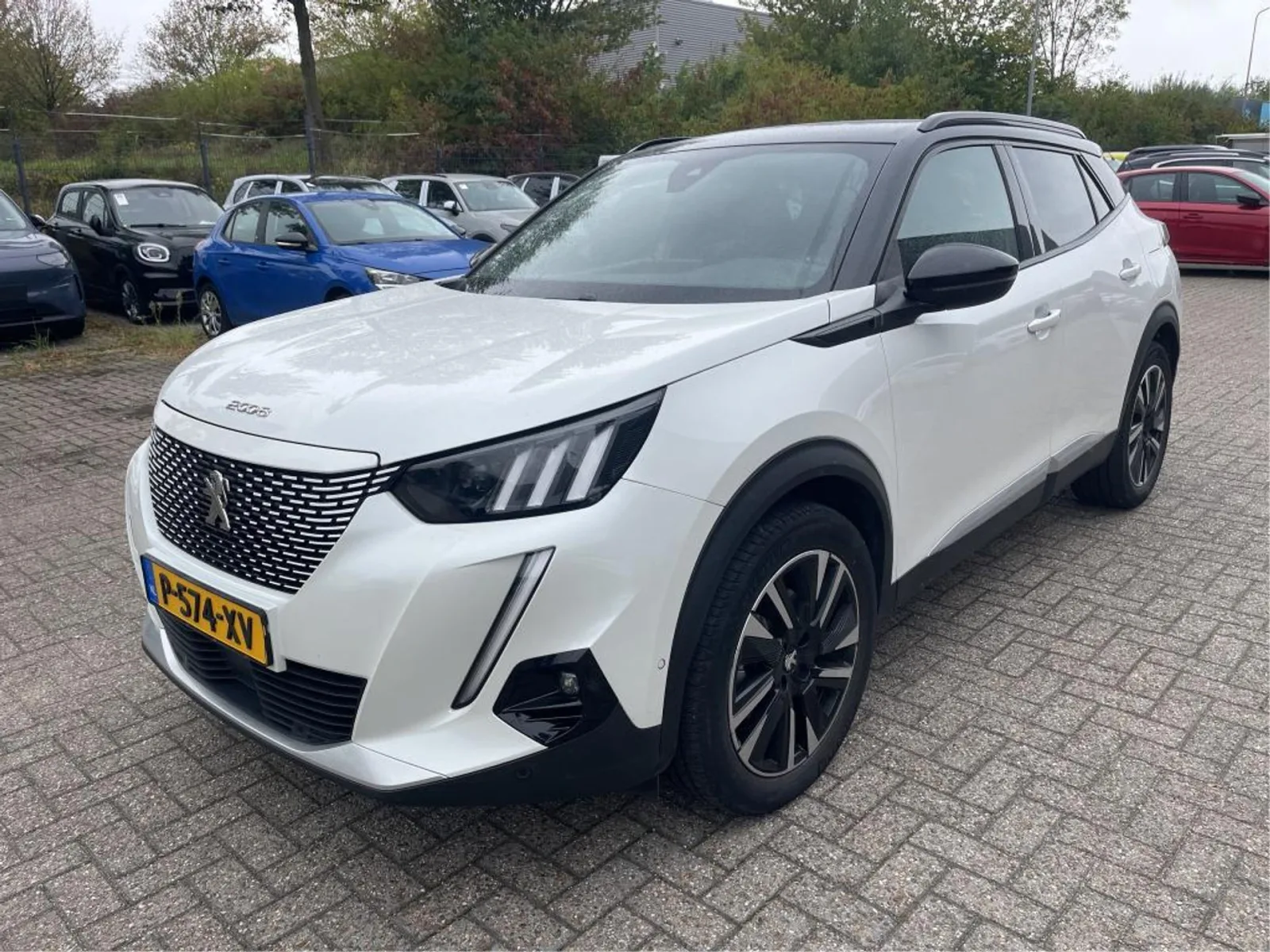 Peugeot e-2008 (2022) — foto 1