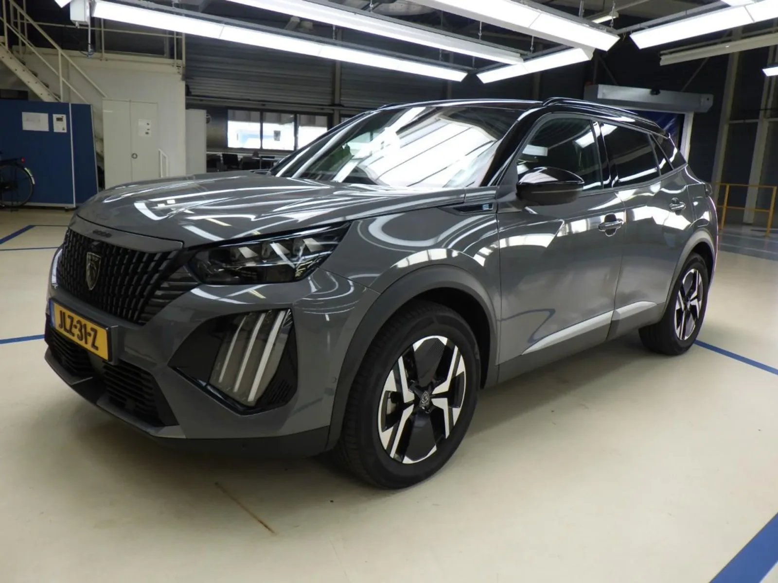 Peugeot e-2008 (2025) — foto 1