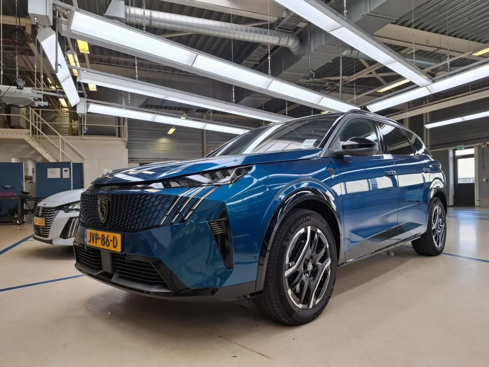 Peugeot E-5008 (2026) — foto 1