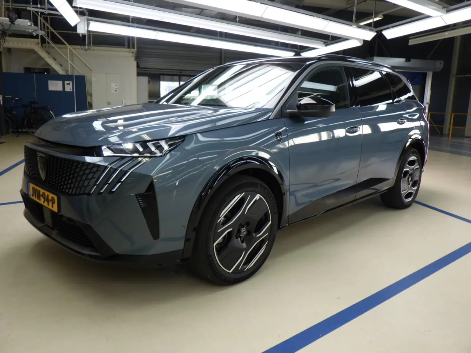 Peugeot E-5008 (2026) — foto 1