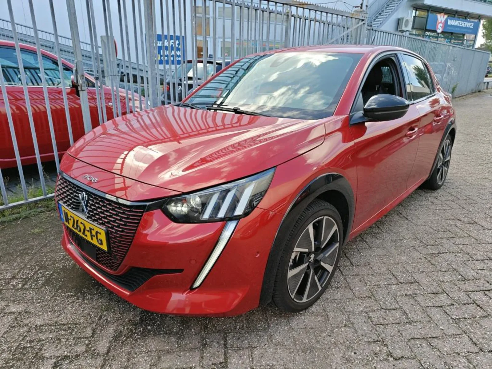 Peugeot e-208 (2021) — foto 1