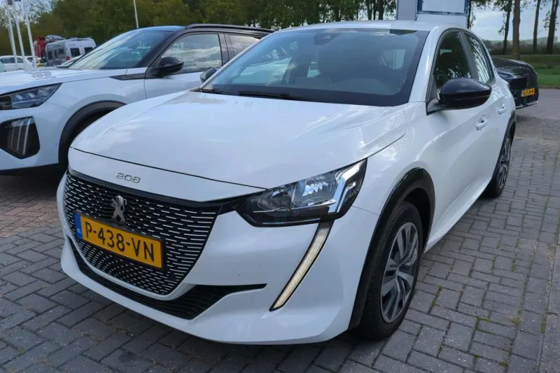 Peugeot e-208 (2022)