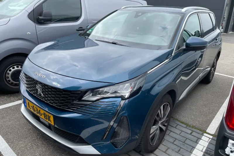 Peugeot 5008 (2021)