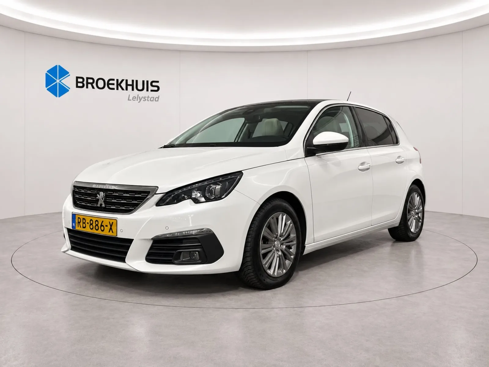 Peugeot 308 (2017) — foto 1